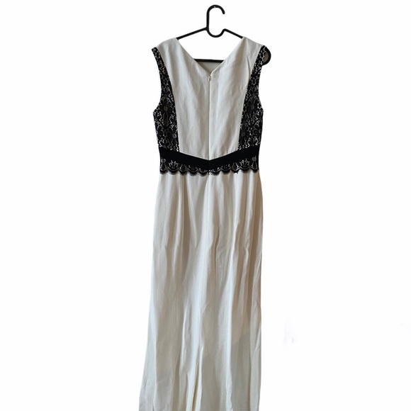 New J. Mendel lace crepe mermaid  train gown - Picture 4 of 8